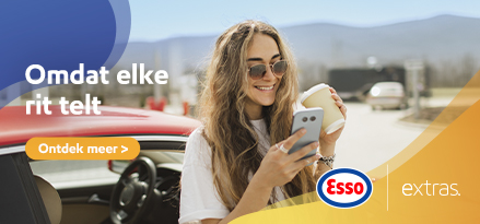Vrouw aan de telefoon